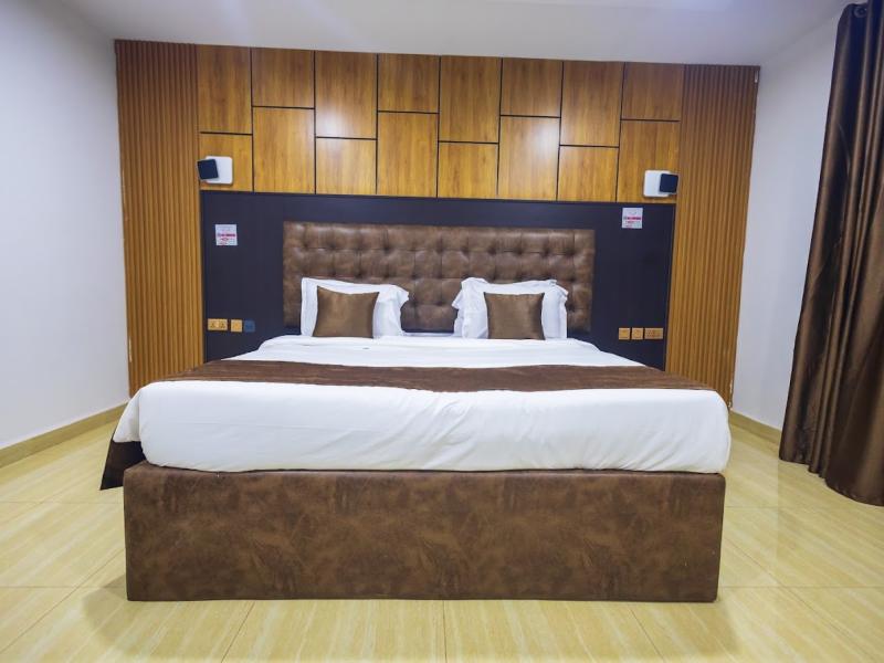 Diplomats Enclave Suites